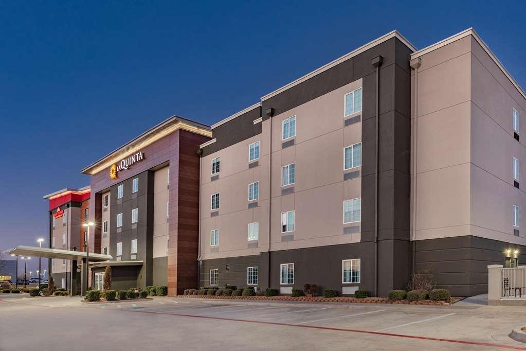 La Quinta Inn & Suites By Wyndham 아드모어 외부 사진
